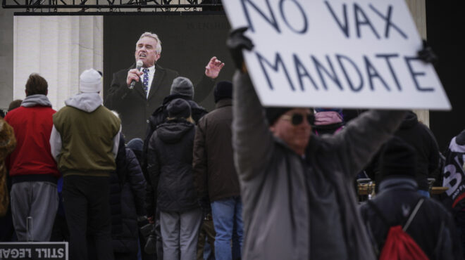 κορωνοϊός-τα-fake-news-έφεραν-118-εκατ-στα-ταμεί-562895302