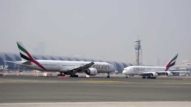 στο-τραπέζι-η-απευθείας-αεροπορική-σύ-562879687