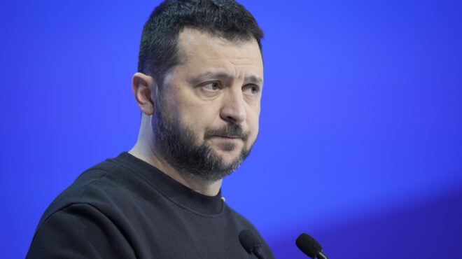ζελένσκι-η-αμερικανική-βοήθεια-φέρνε-562881340