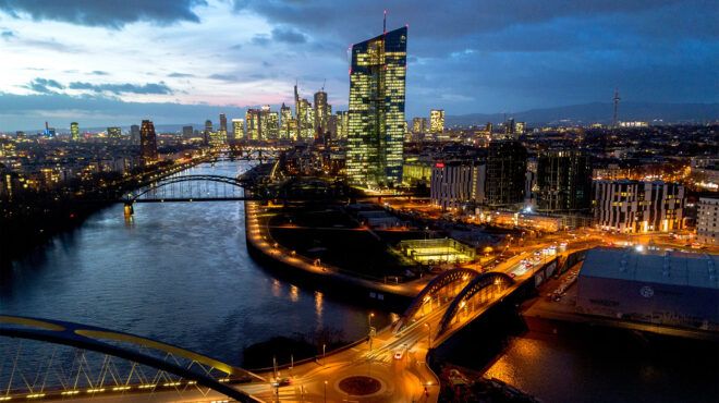 τα-διλήμματα-στην-εκτ-για-τις-μειώσεις-562870810