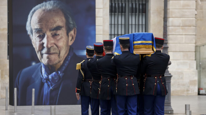 ο-εθνικός-ήρωας-που-διχάζει-τη-γαλλί-562884727