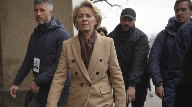 φον-ντερ-λάιεν-από-κίεβο-το-θάρρος-σας-562901491