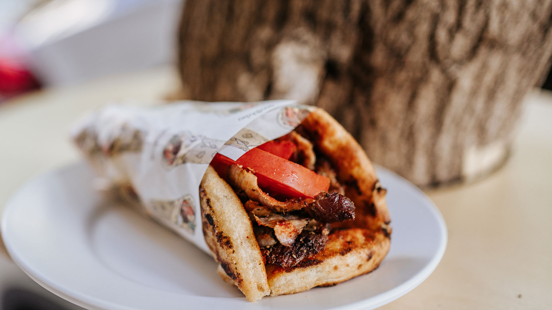 Πού τρώμε χειροποίητο γύρο στην Αθήνα: 6 μαγαζιά που επιμένουν παραδοσιακά-2