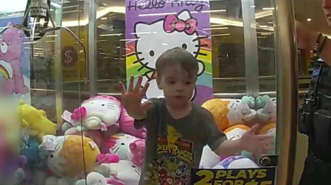 βασιλιάς-των-hello-kitty-αστυνομικοί-έσωσαν-562860259