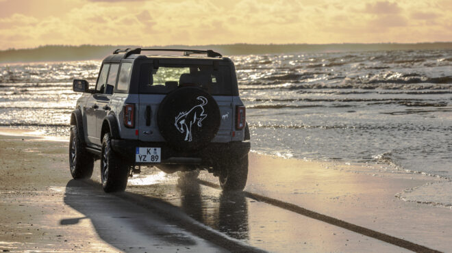 οδηγούμε-στις-ακτές-τις-βόρειας-θάλασ-562862608