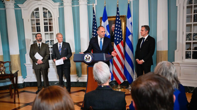 υπό-εποπτεία-η-χρήση-του-πολεμικού-υ-562876345