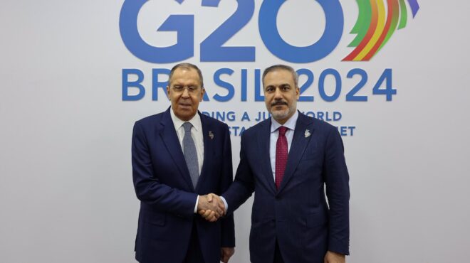 συνάντηση-λαβρόφ-φιντάν-στο-περιθώρ-562897204