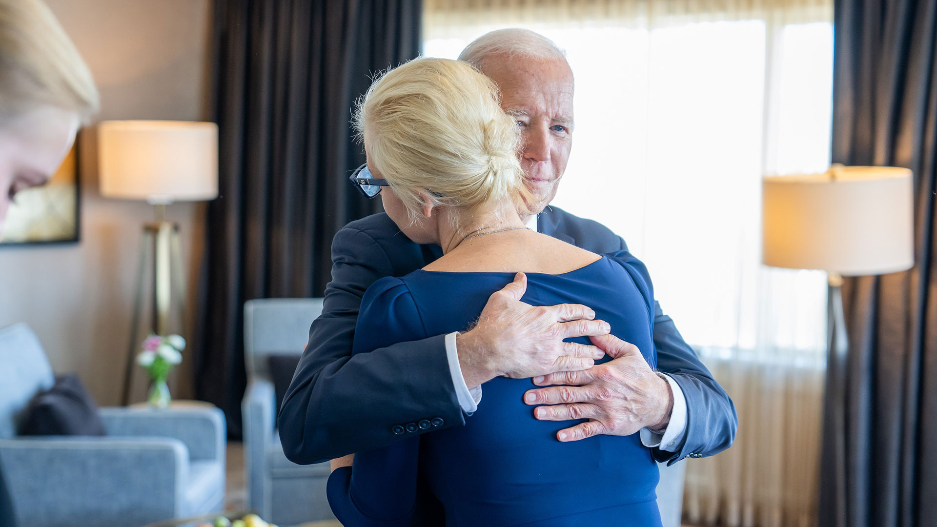 Λευκός Οίκος: Ο Μπάιντεν συνάντησε τη σύζυγο και την κόρη του Ναβάλνι-1