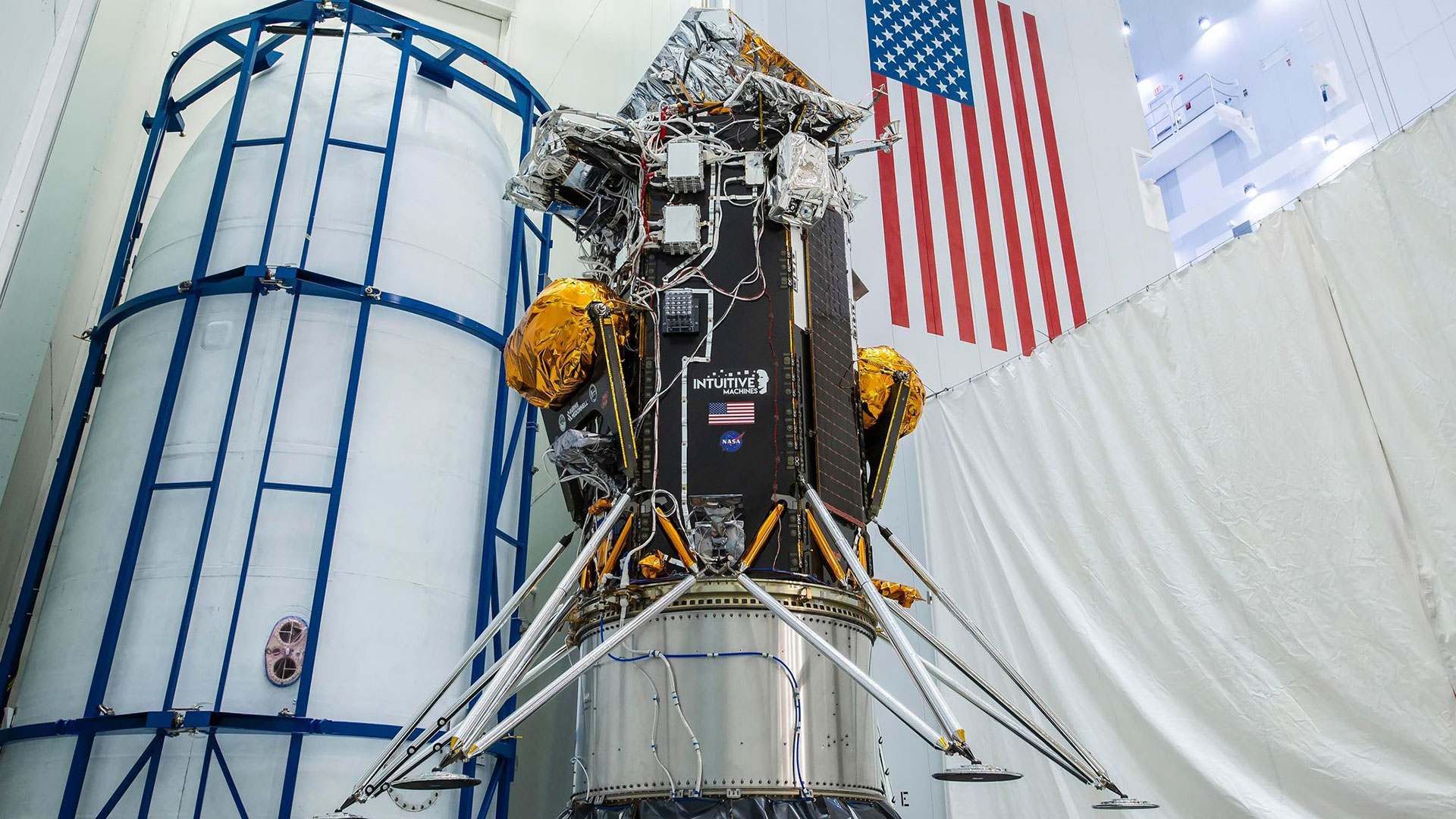 Εργα τέχνης του Τζεφ Κουνς καθ’ οδόν για τη Σελήνη-2