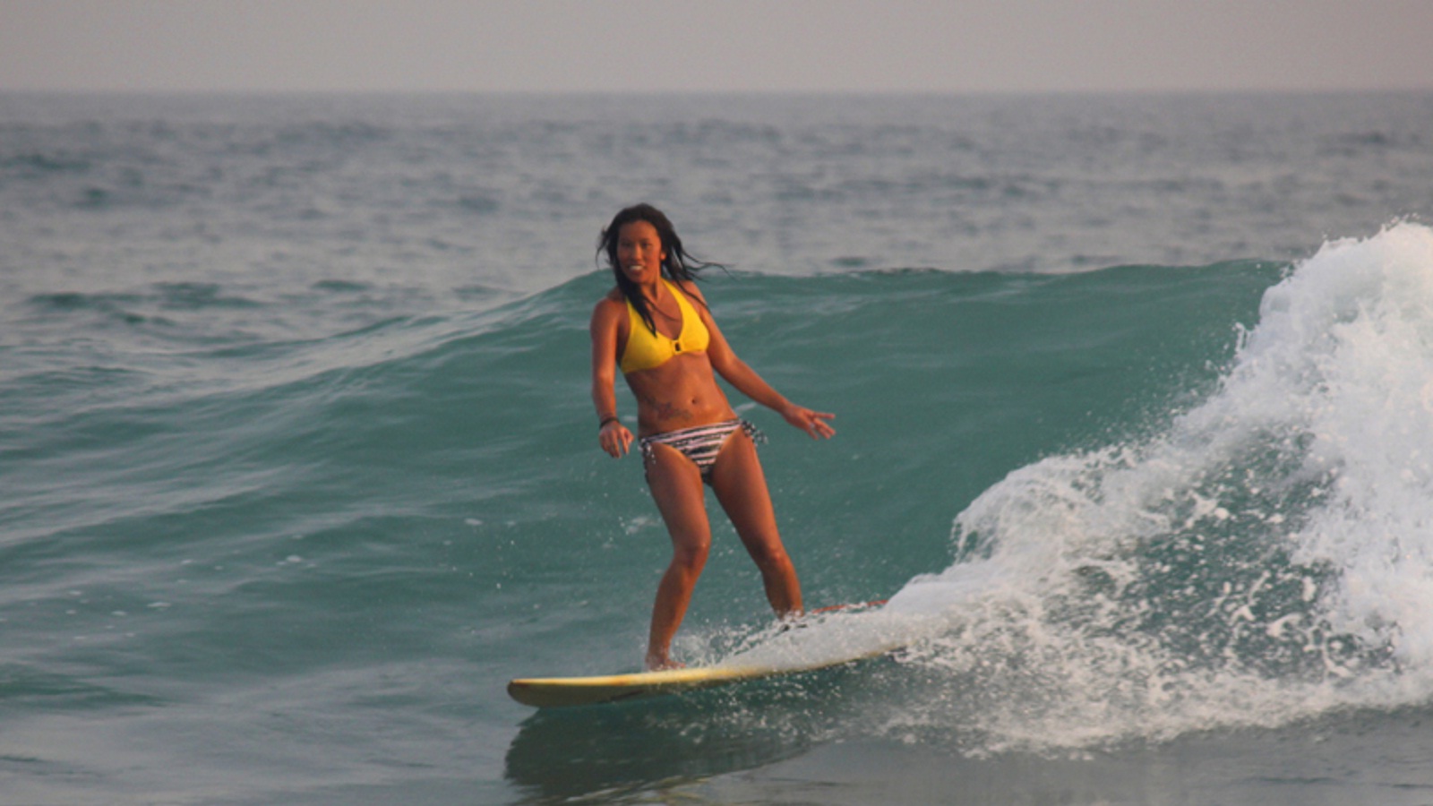 Πώς το σερφ προκαλεί την παράδοση σε μια μικρή πόλη της Γκάνας-1