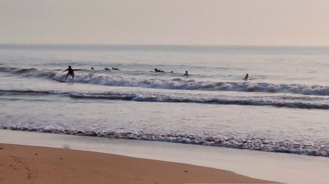 πώς-το-σερφ-προκαλεί-την-παράδοση-σε-μι-562866673