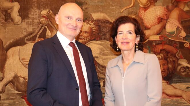 κοινό-άρθρο-της-πρέσβειρας-της-γαλλία-562901533