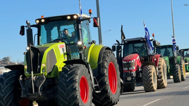 αγρότες-εκατοντάδες-τρακτέρ-στο-κέντ-562860508