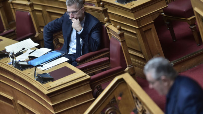 βουλή-αντιπαράθεση-κουτσούμπα-σκέρ-562884874