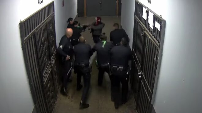 ηπα-αστυνομικοί-σκοτώνουν-άνδρα-που-κ-562896256