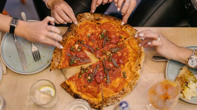 πού-θα-φάτε-τις-πιο-νόστιμες-πίτσες-στη-562891096