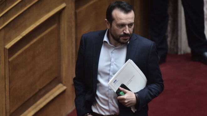 παππάς-δεν-θα-πήγαινα-στην-εκδήλωση-τ-562868665