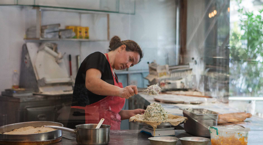 Οι Αθηναίοι μάστορες της πίτας: 5 μαγαζιά που ξέρουν από χειροποίητο φύλλο-3