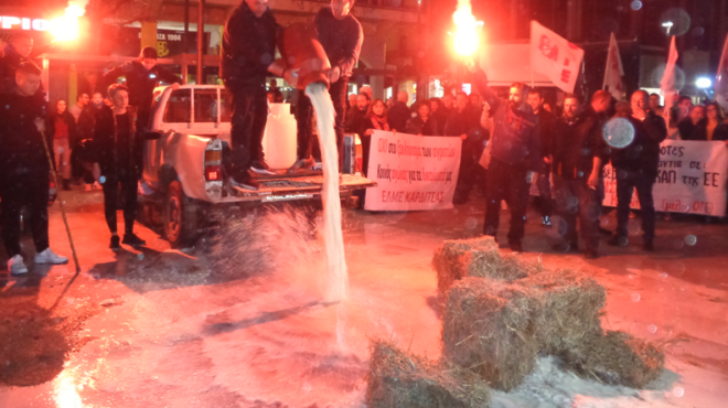 αγροτικές-κινητοποιήσεις-τρακτέρ-στ-562875604