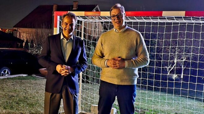 σερβία-θερμή-υποδοχή-βούτσιτς-σε-μητσ-562878679