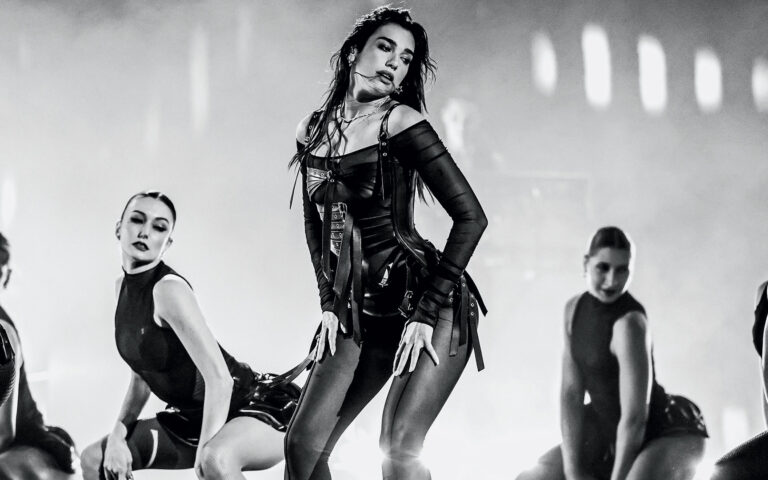 Τι μας μαθαίνει η ποπ για τον έρωτα σήμερα