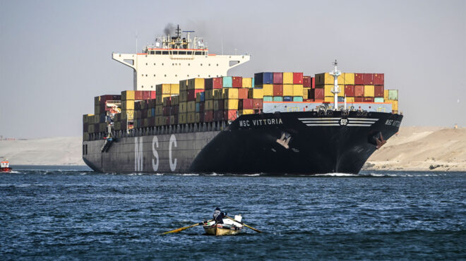 δύο-αγκάθια-στις-θαλάσσιες-μεταφορ-562896586