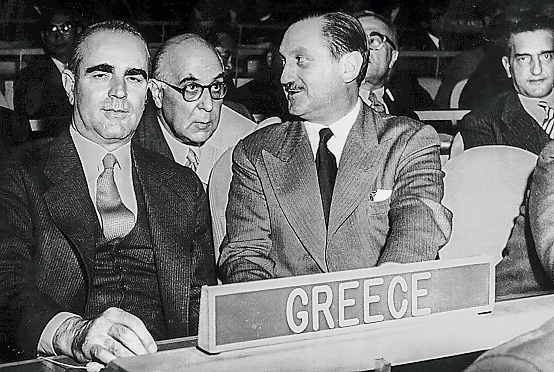 Γιώργος Σεφέρης – Μεγάλη τιμή εις τα ελληνικά γράμματα-4