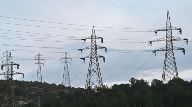 παραμένει-ακριβό-το-ρεύμα-στην-ελλάδα-562862455