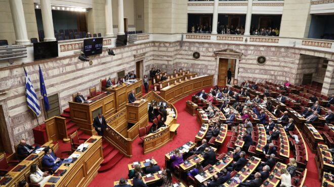 νομοσχέδιο-για-ομόφυλα-ζευγάρια-175-να-562885834