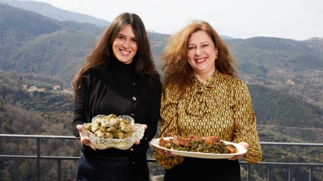 μαυρίκης-μια-ταβέρνα-στην-κορυφή-του-τ-562860295