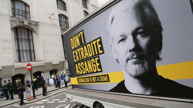 τζούλιαν-ασάνζ-ερχεται-το-τέλος-του-μα-562890712