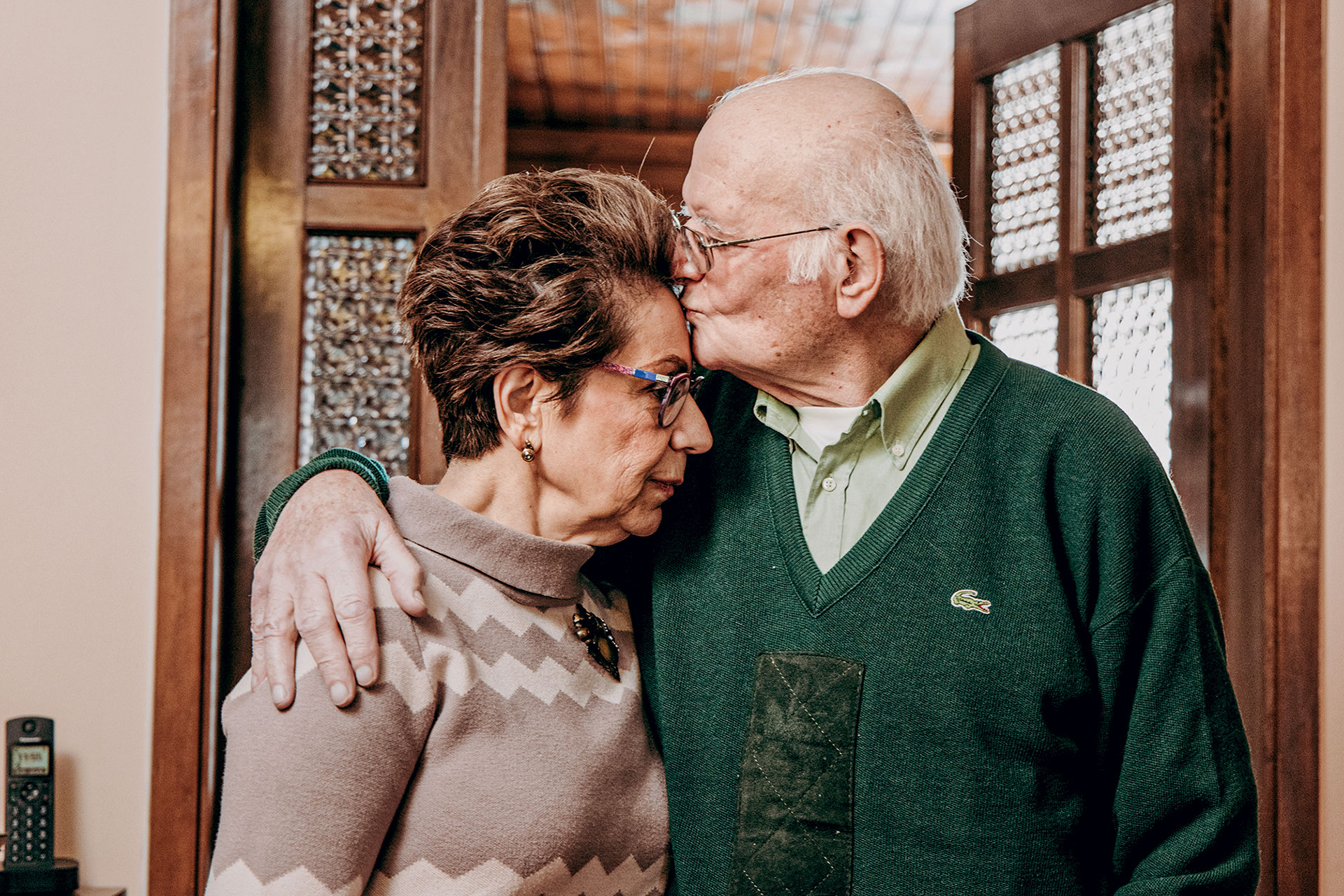 «Μια ζωή μαζί»: Τρία ζευγάρια εξηγούν τι τους ενώνει 40 και πλέον χρόνια-6