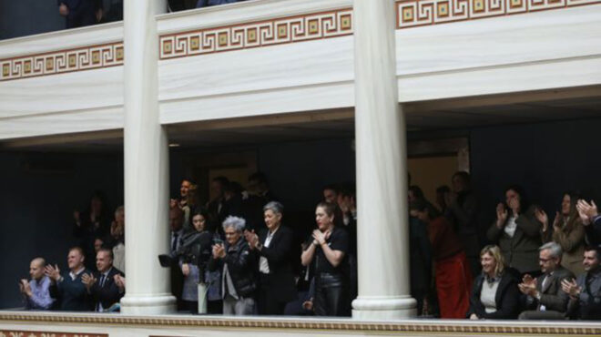 τώρα-πρέπει-να-καταργήσουμε-τον-μισό-562889728