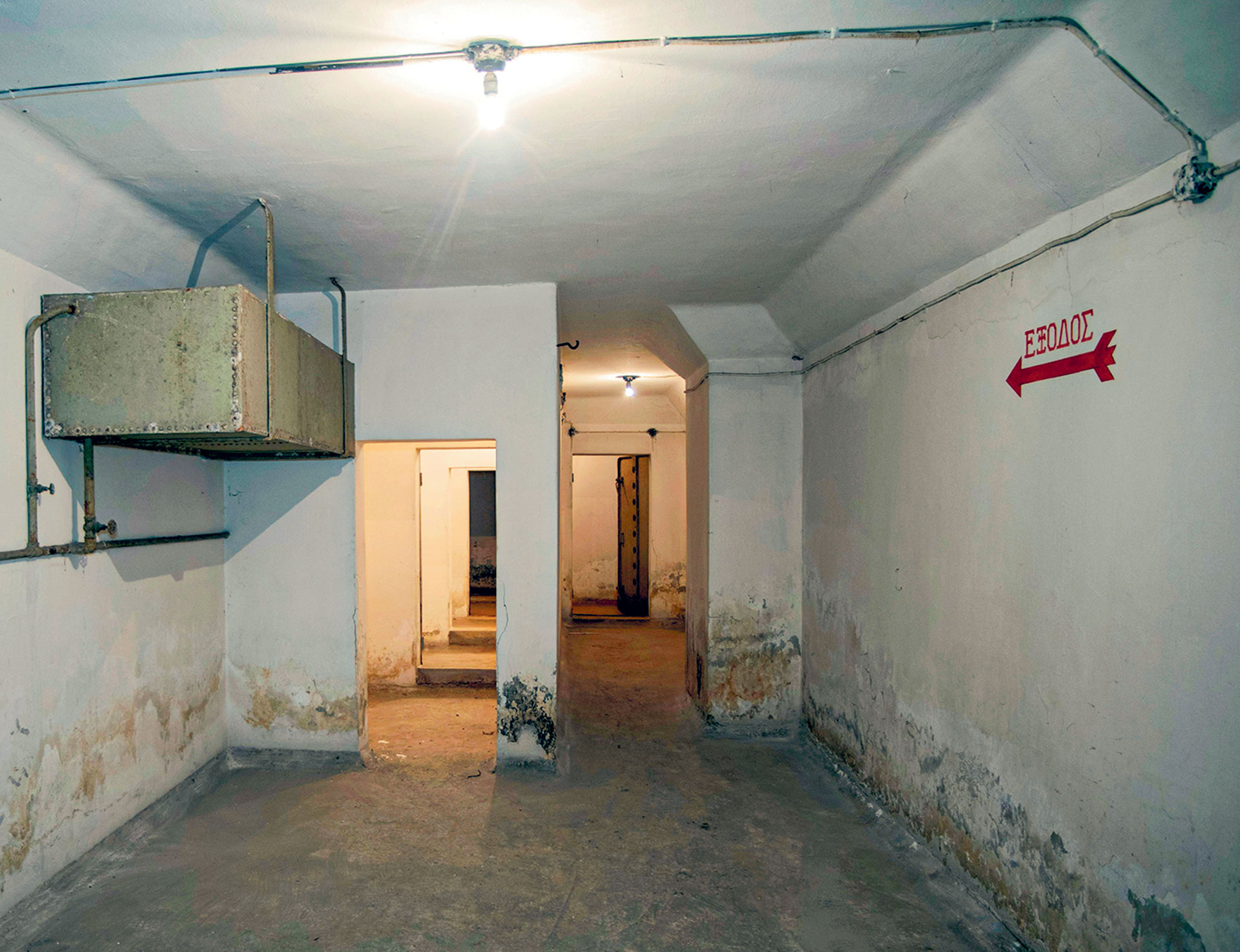 Μια πόλη κάτω από την Αθήνα-1