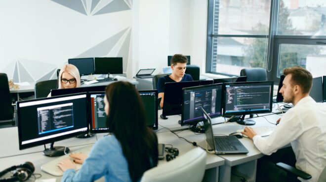 mεγάλο-το-έλλειμμα-εργαζομένων-στην-πλ-562863994