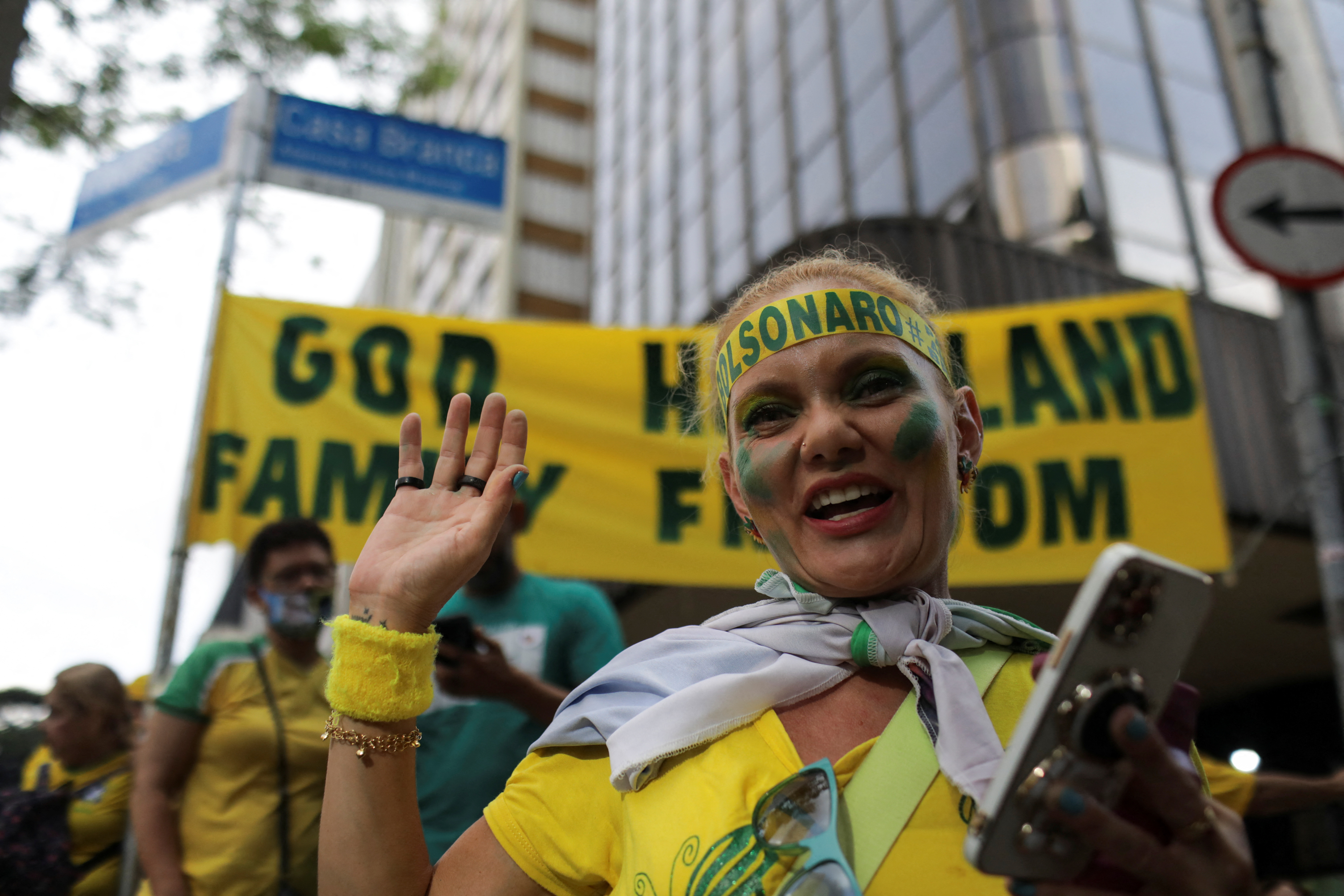 Μπολσονάρο: «Ψευδείς» οι ισχυρισμοί περί πραξικοπήματος-2