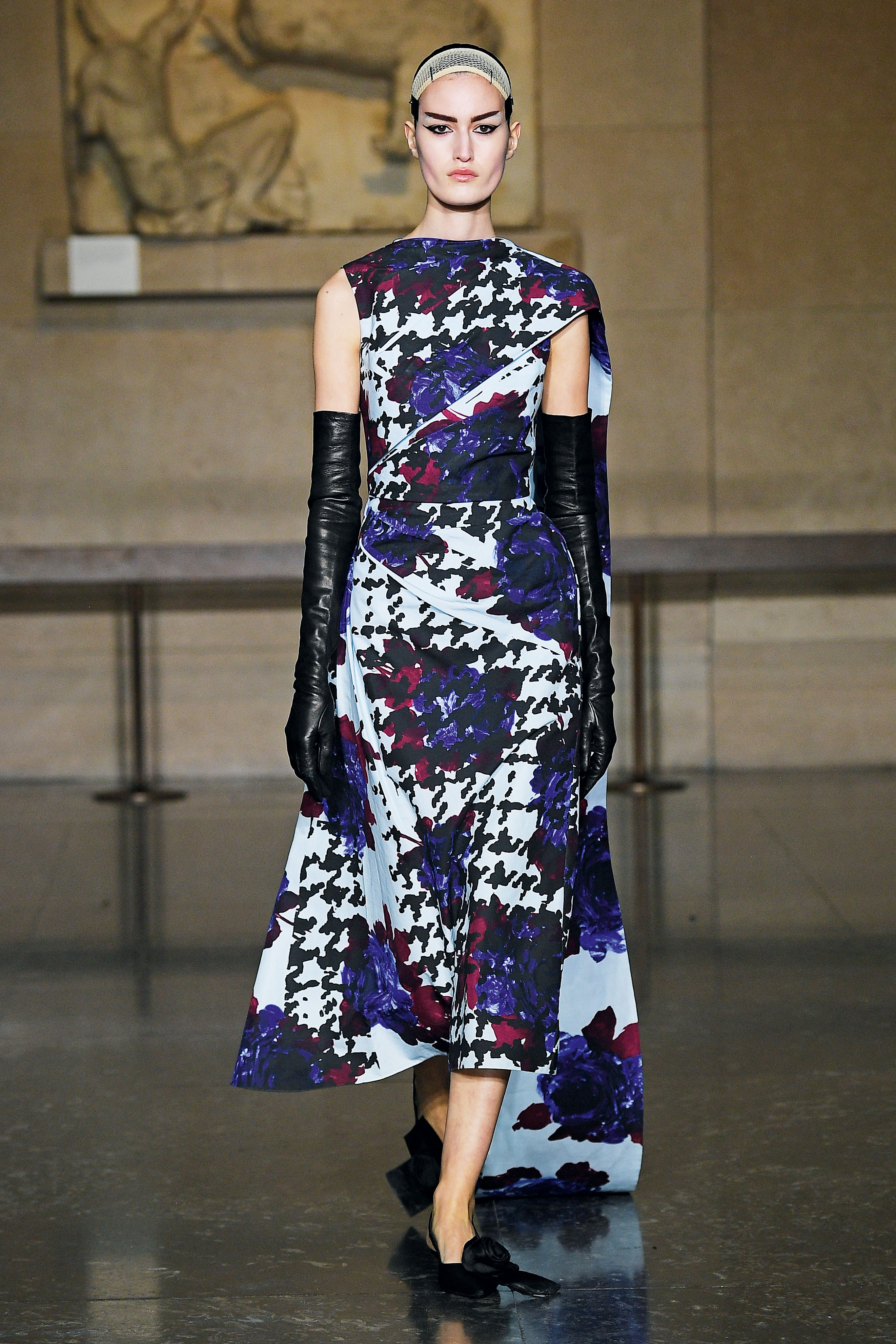 Η επίδειξη μόδας ως ερώτημα-1