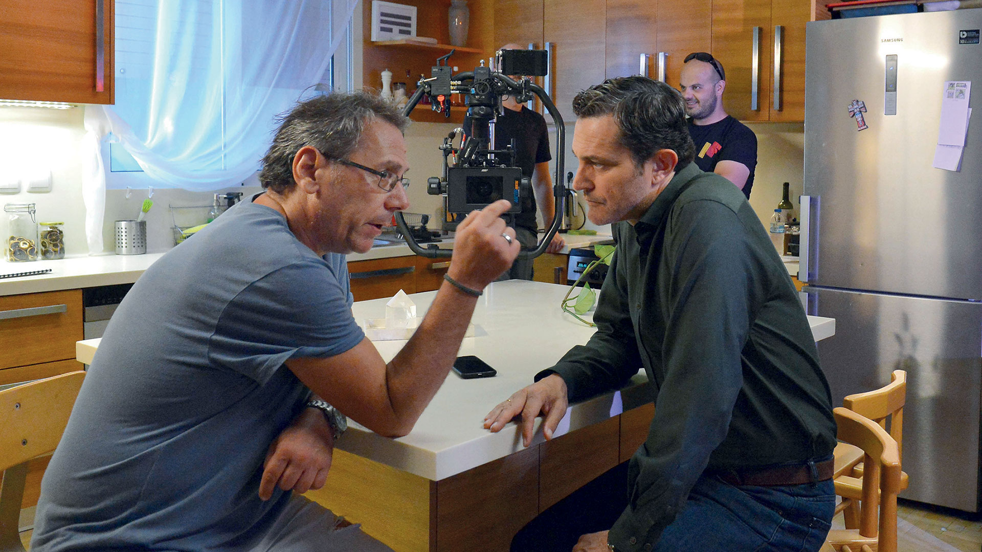 Γιώργο Γκικαπέππα, πώς νιώθεις που η «Έρημη Χώρα» χαλάει κόσμο στο Ertflix;-1