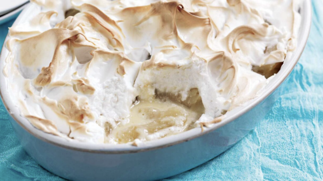 πουτίγκα-με-κομπόστα-μήλο-και-μαρέγκα-562906855