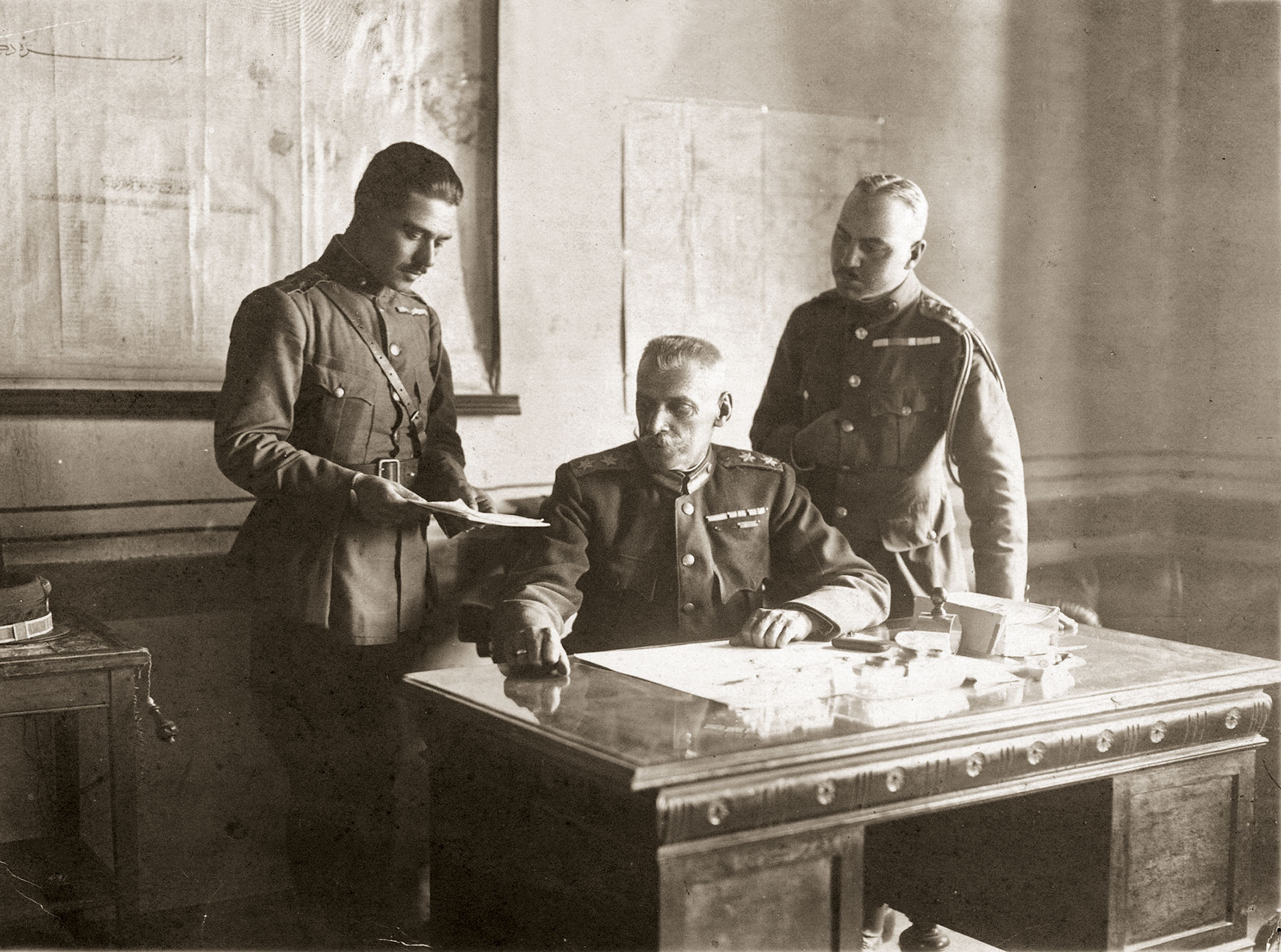 Αναστάσιος Παπούλας – Από υπερασπιστής του Στέμματος, μάρτυς της Αβασίλευτης Δημοκρατίας-3