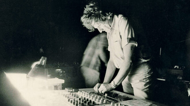 παιδιά-που-μαθαίνουν-ιστορία-από-τις-562875691