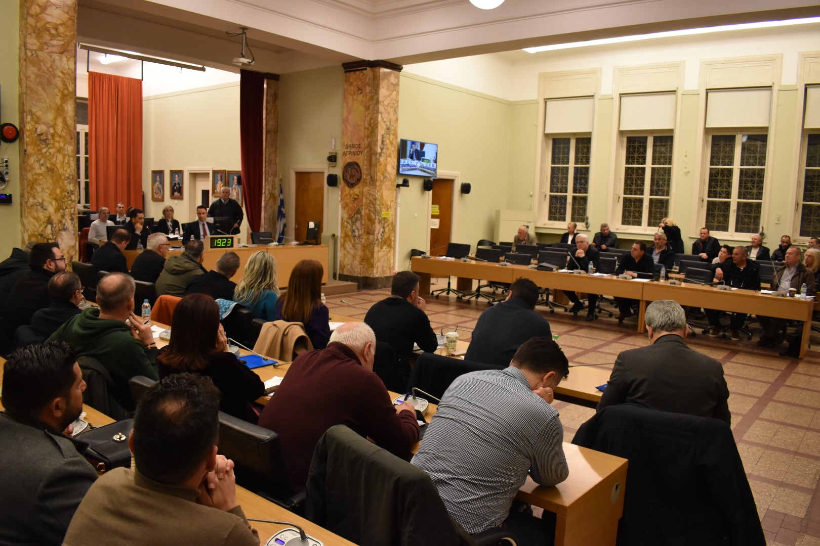 Αγρίνιο: Αυξήσεις στο νερό ψήφισε το δημοτικό συμβούλιο-1