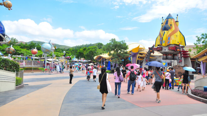 δώδεκα-παγιδευμένοι-σε-τρενάκι-της-ντ-562870723