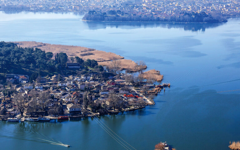 Iωάννινα: Με τσαμπουκά για το μέλλον, με σεβασμό για το παρελθόν