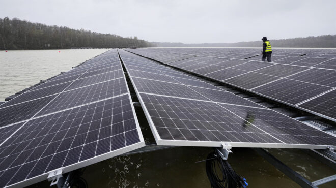 sos-από-την-ευρωπαϊκή-βιομηχανία-φωτοβολ-562874614