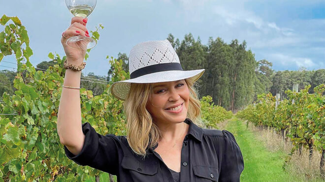 η-raye-ξέρει-τι-χρειάζεται-για-να-γίνει-girl-boss-562909342