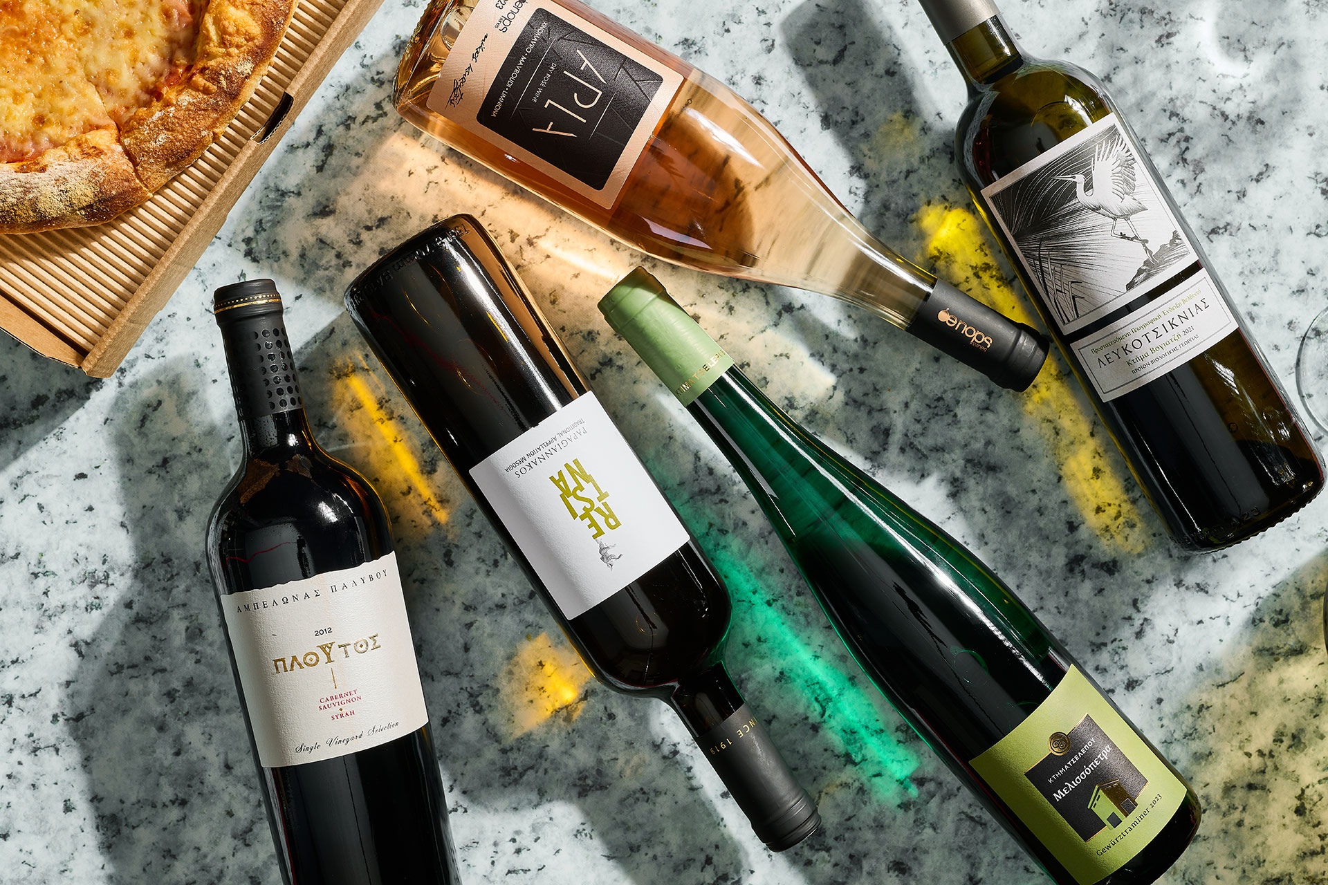 Πάει το κρασί με πίτσα, μπέργκερ και σουβλάκι; -1