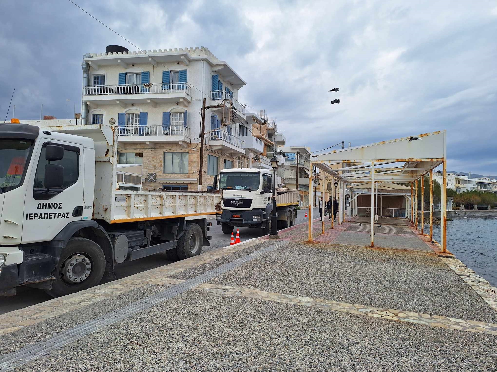 Ο «πόλεμος» της πέργκολας-1