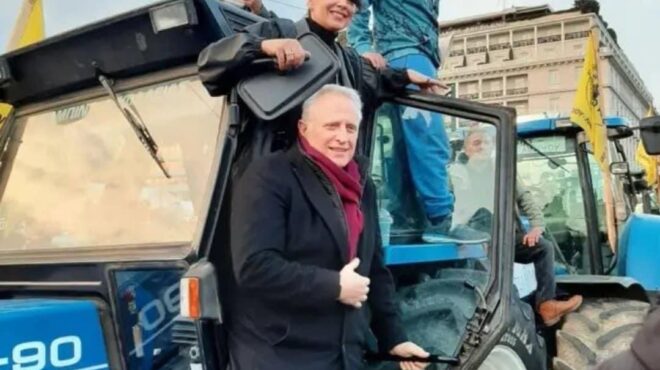 κομψότητα-τρακτεράτη-562895665