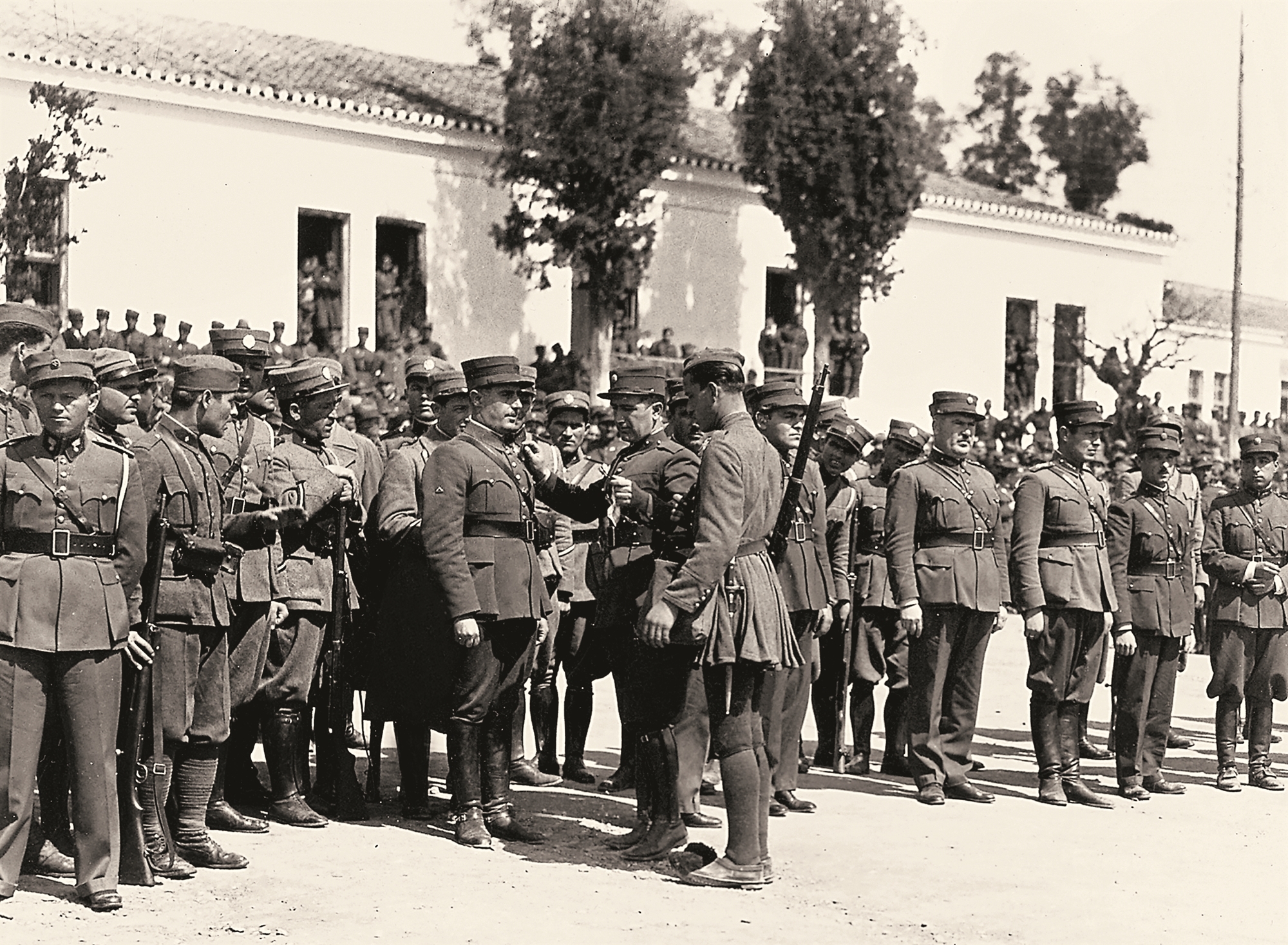 Αναστάσιος Παπούλας – Από υπερασπιστής του Στέμματος, μάρτυς της Αβασίλευτης Δημοκρατίας-10